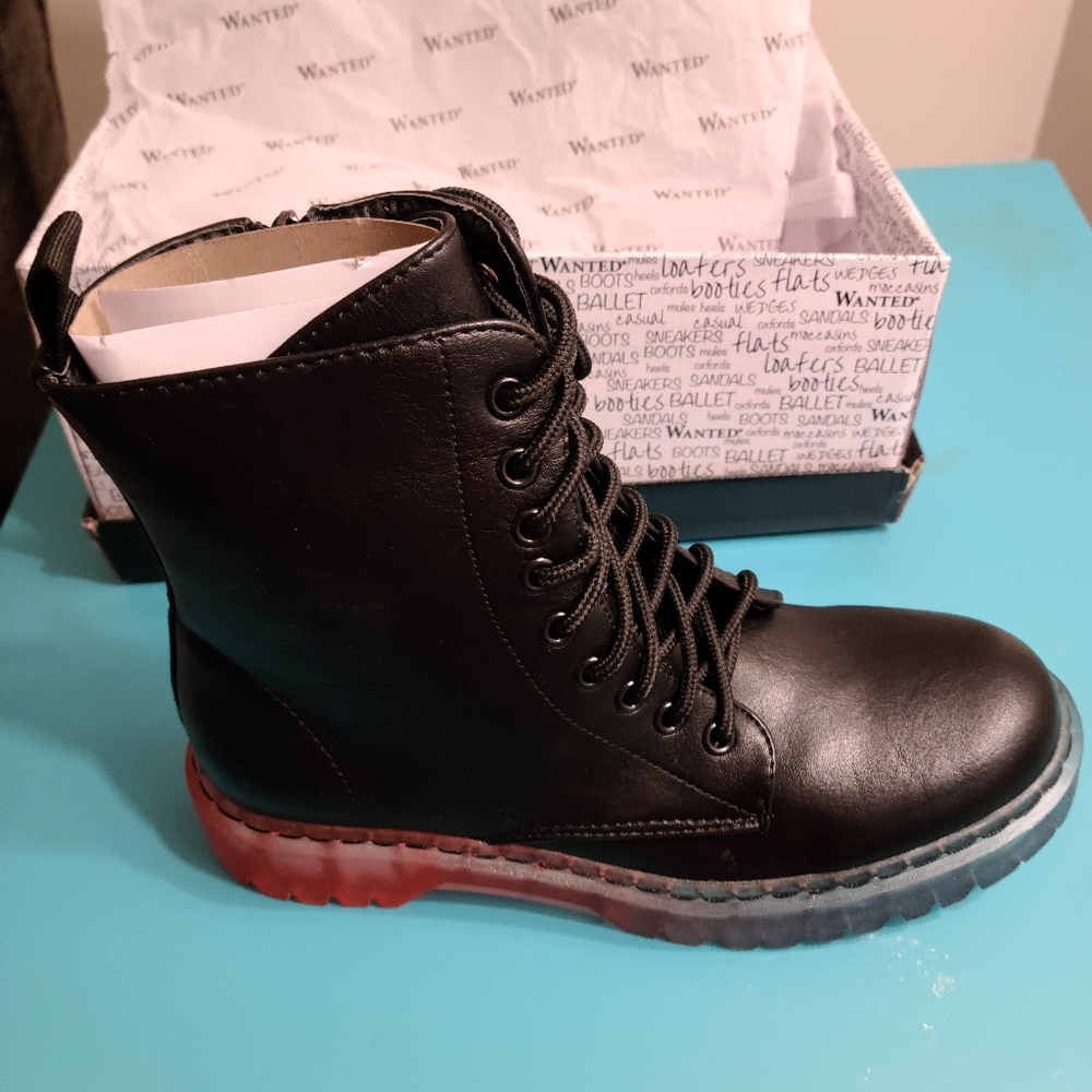 Wanted Combat boots